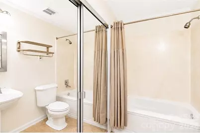 7904 Saddleview Court, Charlotte, NC 28215 - Photo 20