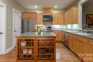 1328 Heathbrook Cir, Asheville, NC 28803 - Photo 4