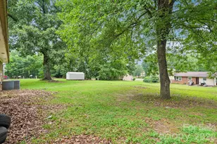 2130 23rd St Pl NE, Hickory, NC 28601 - Photo 32