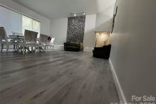 7825 Plott Rd, Charlotte, NC 28215 - Photo 12