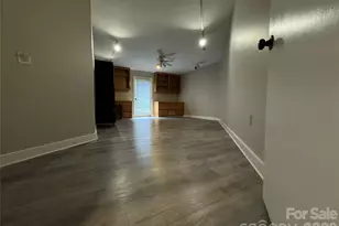 7825 Plott Rd, Charlotte, NC 28215 - Photo 14