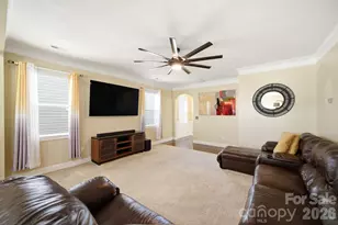 423 Knothole Ln, Charlotte, NC 28214 - Photo 4