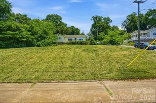 412 W Davidson Ave, Gastonia, NC 28052 - Photo 1