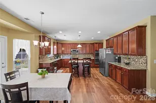 13309 Rebecca Run Dr, Charlotte, NC 28269 - Photo 16