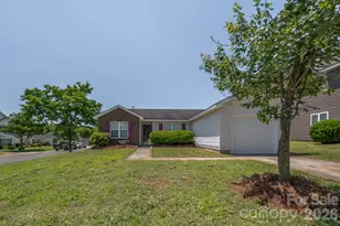 3003 Fairglen Rd, Charlotte, NC 28269 - Photo 1
