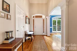 305 Forbes Ct, Lake Wylie, SC 29710 - Photo 4