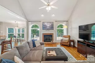 305 Forbes Ct, Lake Wylie, SC 29710 - Photo 8