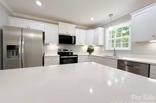2489 Pineview Dr, Lancaster, SC 29720 - Photo 2