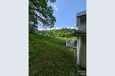 1327 Nc 80 Highway, Bakersville, NC 28705 - Photo 10