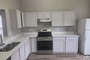 821 Lakehill Rd, Charlotte, NC 28214 - Photo 4
