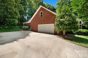 10846 Tyler Brook Ln, Charlotte, NC 28227 - Photo 14