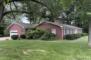 625 Vance St, Waynesville, NC 28786 - Photo 2
