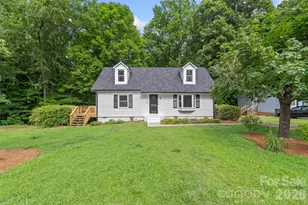 711 King Arthur Dr, Gastonia, NC 28056 - Photo 2