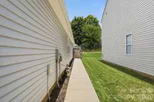 2211 Savannah Hills Dr, Matthews, NC 28105 - Photo 38