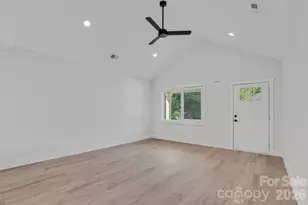 1120 Rosehill Dr, Lincolnton, NC 28092 - Photo 8