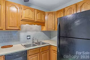 647 Town Mountain Rd, Asheville, NC 28804 - Photo 16