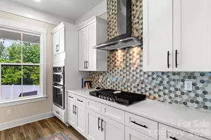 1002 Parkes St, Matthews, NC 28105 - Photo 6