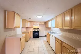 1580 W Cloaninger Ave, Statesville, NC 28625 - Photo 18