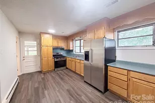 1580 W Cloaninger Ave, Statesville, NC 28625 - Photo 2