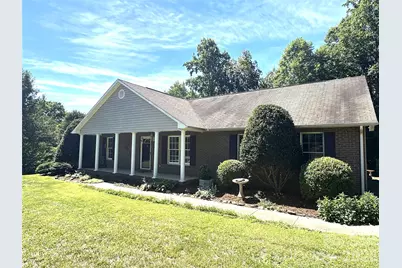 1724 Wellington Avenue, Newton, NC 28658 - Photo 2