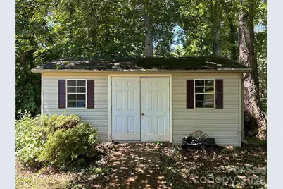 1724 Wellington Avenue, Newton, NC 28658 - Photo 32