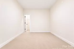 1242 N Sharon Amity Rd, Charlotte, NC 28211 - Photo 36