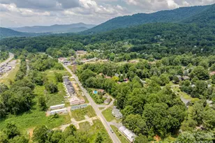 100 Stonewall Ave, Swannanoa, NC 28778 - Photo 10