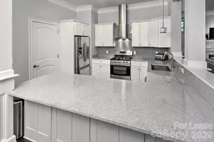 2100 Queens Rd W, Charlotte, NC 28207 - Photo 8