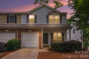 912 Little Creek Dr, Fort Mill, SC 29715 - Photo 2