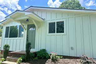 908 E 1st St, Newton, NC 28658 - Photo 4
