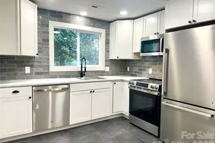 908 E 1st St, Newton, NC 28658 - Photo 8