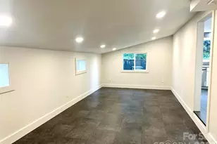 908 E 1st St, Newton, NC 28658 - Photo 18