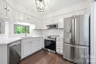 6150 Gray Gate Ln, Charlotte, NC 28210 - Photo 10