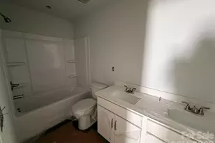 4017 Juno Dr, Charlotte, NC 28215 - Photo 12