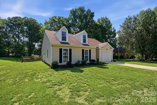 8917 Danson Dr, Charlotte, NC 28277 - Photo 2