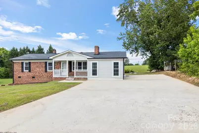 904 Long Street, Oakboro, NC 28129 - Photo 2