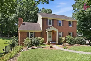 340 Walnut Point Dr, Matthews, NC 28105 - Photo 2