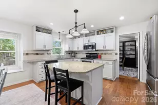 340 Walnut Point Dr, Matthews, NC 28105 - Photo 10