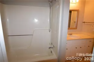 11701 Shandon Cir, Charlotte, NC 28226 - Photo 26