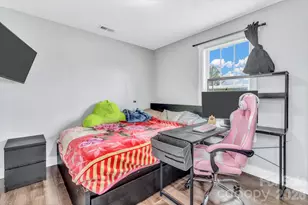 43 Pelzer St, Asheville, NC 28804 - Photo 22