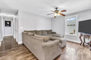 43 Pelzer St, Asheville, NC 28804 - Photo 6