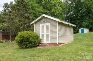 107 Maywood Rd, Hendersonville, NC 28792 - Photo 24