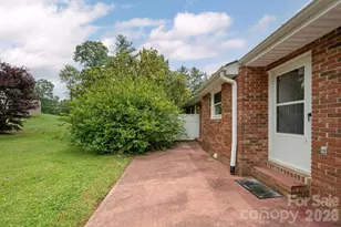 107 Maywood Rd, Hendersonville, NC 28792 - Photo 22