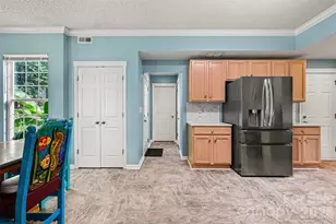 10422 Baskerville Ave, Charlotte, NC 28269 - Photo 12