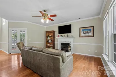 10422 Baskerville Avenue, Charlotte, NC 28269 - Photo 8