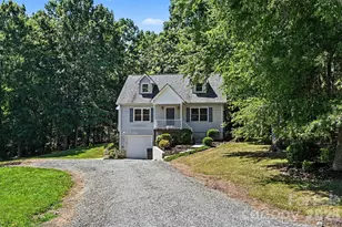 9624 Forest Dr, Charlotte, NC 28216 - Photo 2