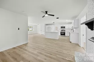 5421 Maplewood Ln, Charlotte, NC 28227 - Photo 14