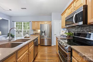 9420 Kestral Ridge Dr, Charlotte, NC 28269 - Photo 6