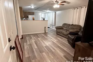 225 Starlight Dr, Lincolnton, NC 28092 - Photo 2