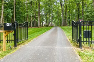 5400 Dartmoor St, Winston Salem, NC 27106 - Photo 2